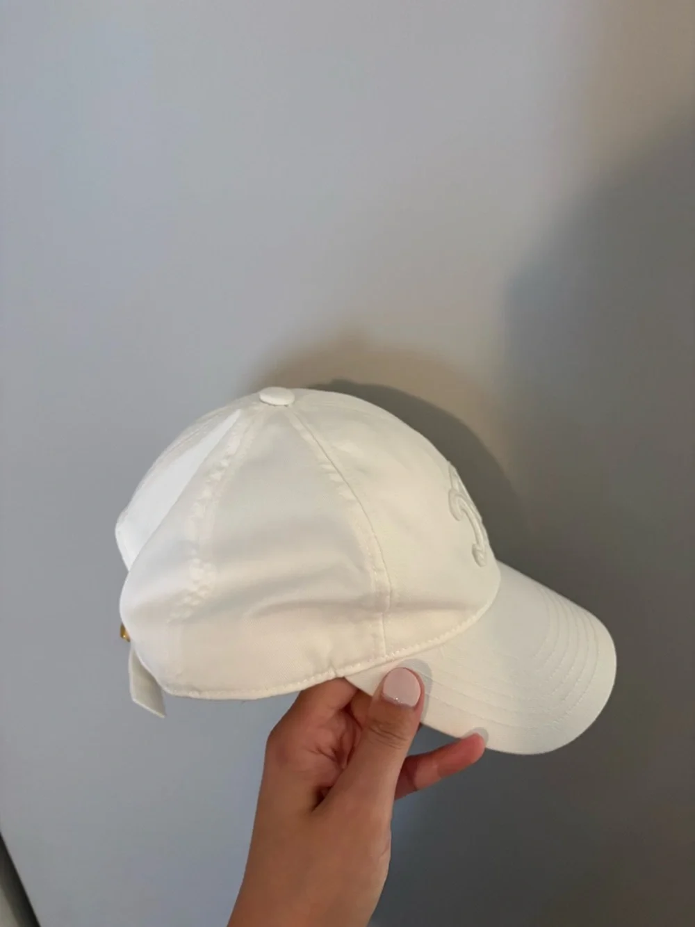 Celine White Embroidered Triomphe Baseball Cap size M- worn once- authentic